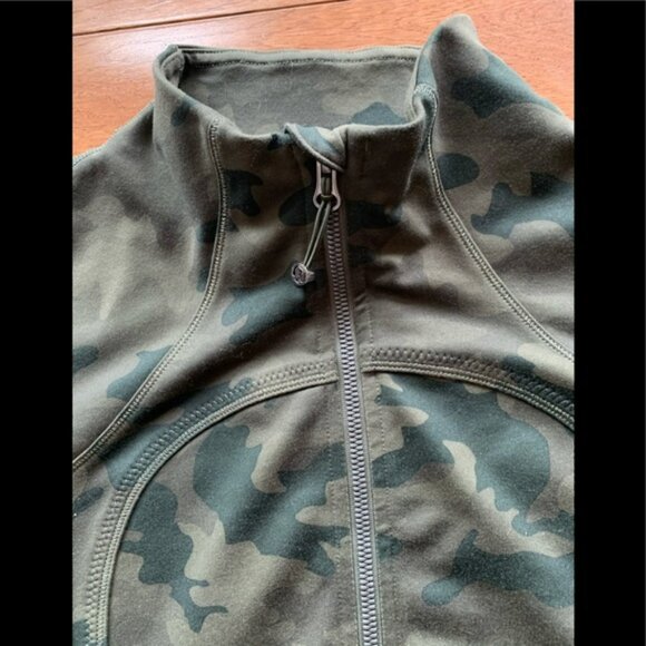 🔥Lululemon Forme Jacket-Savasana Fatigue Green Camo-8🔥 - Picture 5 of 11